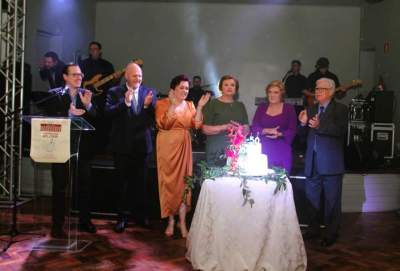 Jantar Baile celebra os 50 anos do Wollmann
