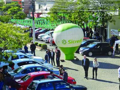 Agência do Sicredi estará aberta para agilizar financiamentos de novos veículos