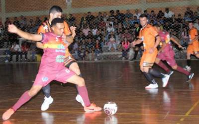 Aberto de Futsal: Mariano e Marvados estreiam com vitória