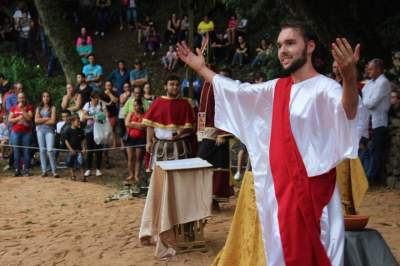 A tradição se renova em mais uma romaria ao morro Botucaraí