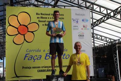 Premiação 20/24 anos masculino 4km