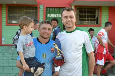 Darleno (E) foi o goleiro menos vazado 