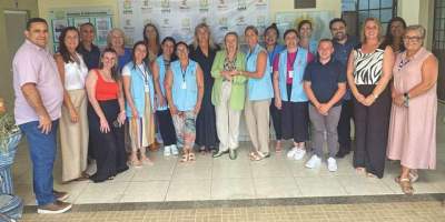 Secretária Arita Bergmann visita APAE