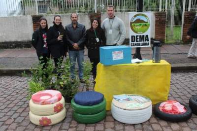 Meio Ambiente realiza mateada de conscientização na rua Coberta