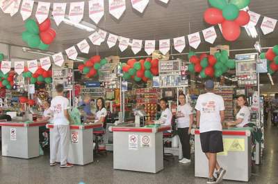Super Wollmann comemora  44 anos oferecendo promoções
