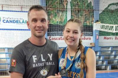 Ricardo Ellwanger com a atleta Anita Kotowiski, que entrou para a seleção do torneio (Foto: Divulgação)