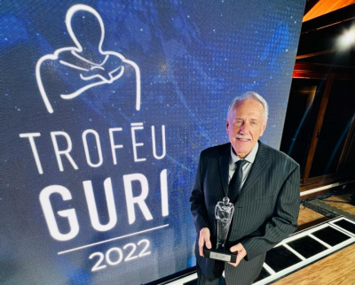 Iro Schünke é agraciado com o Troféu Guri