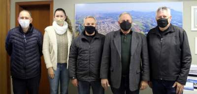 Prefeitura irá pagar metade do 13º em junho