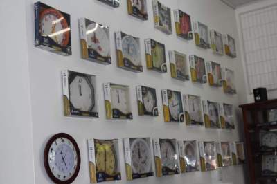 Setor de relojoaria também oferece diferentes modelos de relógio de parede