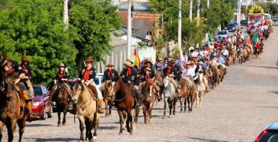 Desfile de 20 de setembro mobilizou tradicionalistas em Candelária 