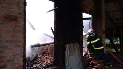 Bombeiros Voluntários atendem incêndio em estufa no Quilombo