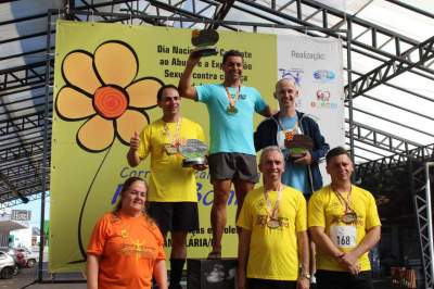 Premiação 40/44 anos masculino 8km