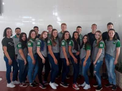 Turma de alunos do terceiro ano que iniciaram o estágio