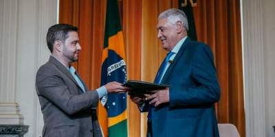 Adolfo Brito toma posse como governador em exercício do Rio Grande do Sul 