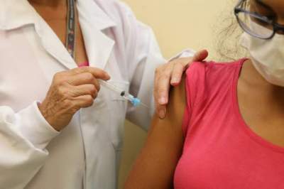 Candelária recebe 960 doses de vacina contra a covid-19