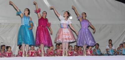 No palco do Natal das Candeias, a leveza do ballet