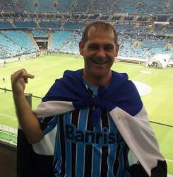 Dione Lazzari: morte trágica aos 41 anos no retorno de um jogo do Grêmio (Foto: Divulgação/Facebook)