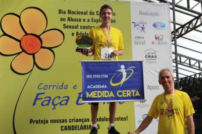 Premiação 16/19 anos masculino 8km