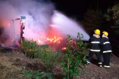 Incêndio destrói chalé no bairro Marilene 