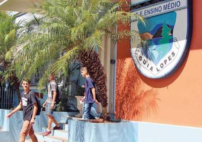 Escolas estaduais definem diretorias
