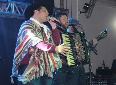 Show do grupo Os Monarcas é atração no CTG nesta quinta