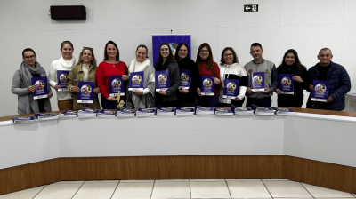 Câmara realiza entrega oficial da Cartilha do Vereador Mirim 