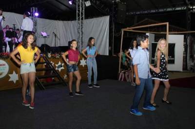 Orquestra de Canto e Dança do Colégio Medianeira