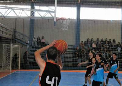 Basquete encerra a semana de Olimpíada