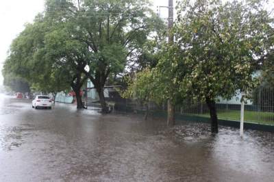 Chuva causa pontos de alagamento em Candelária 