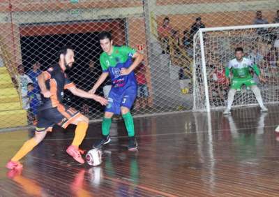 Mariano e Marvados na final do Aberto de Futsal