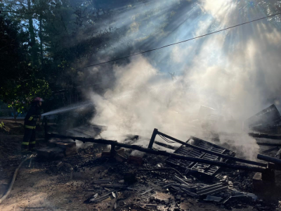 Incêndio destrói residência na Travessa Schultz