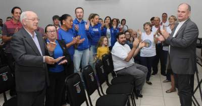 A homenagem da comunidade católica em forma de música