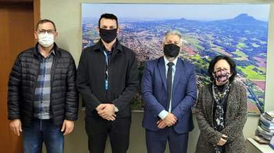 Secretário de Indústria e Comércio recebe representantes do SENAC