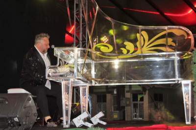 Espetáculo do pianista Rodrigo Soltton entusiasma platéia