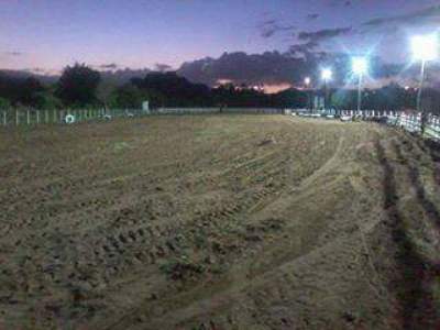 Iluminação da pista possibilitará realização das provas de tiro de laço à noite