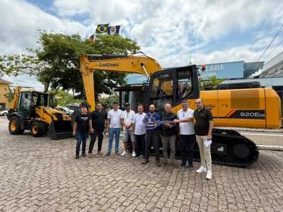 Prefeitura reforça frota de maquinários com financiamento de R$ 2,29 milhões