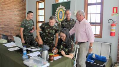Exército realiza inspeção médica em jovens candelarienses