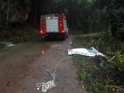 Bombeiros receberam denúncia de que havia um corpo boiando nas margens do Arroio Passa Sete (Crédito: Josué Rodrigues, bombeiro voluntário)
