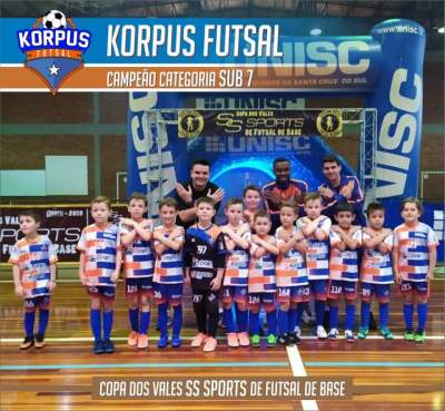 Equipe da Korpus Sub 07: campeã da Copa dos Vales