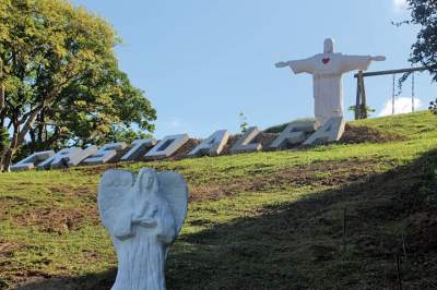 Um roteiro de fé, história e contato com a natureza