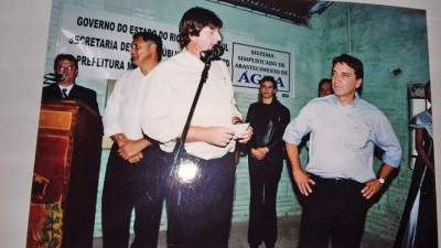 Valério Lawall na inauguração da rede de água na localidade de Cerrito, em 2005, juntamente com o governador Rigotto e o deputado Brito 