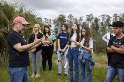 Alunos descobrem a educação ambiental na prática no Rincão Gaia