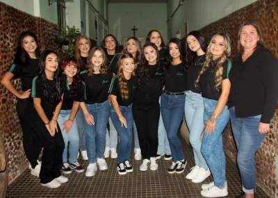 As candidatas com a diretora do Lepage Édina Herberts