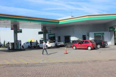 Gasolina nos postos perto do fim