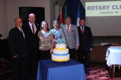 Noite de homenagens no jantar festivo aos 65 anos do Rotary