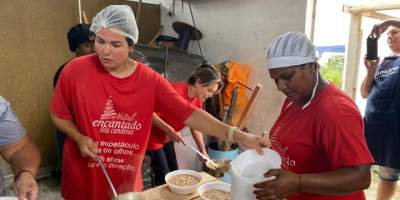 Ceia Solidária entrega mais de 500 marmitas