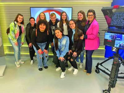 Estudantes do Guia Lopes dão vida a telejornal escolar