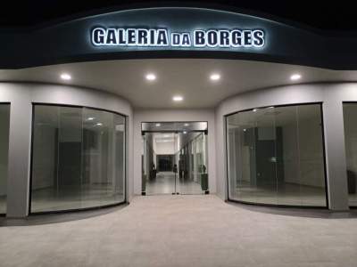 Galeria Borges fica na  Rua Borges de Medeiros, nº 488.