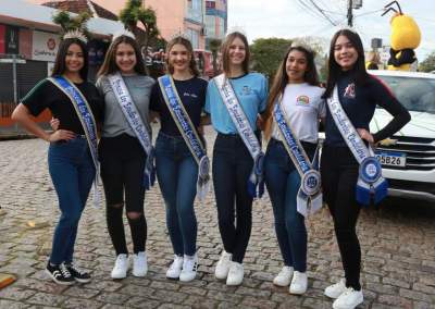 Caminhada Cívica movimentou a principal avenida do município no último domingo 