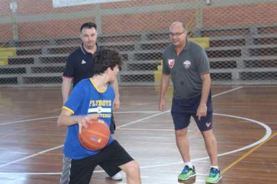 Zeljko Vasiljevic e Pitu durante o treinamento em Candelária